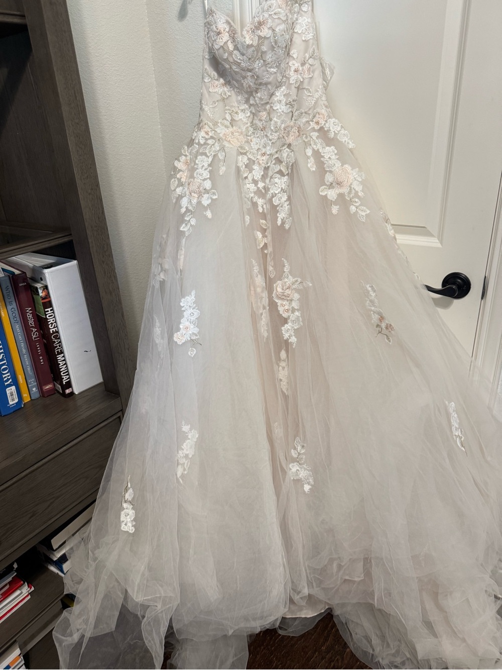 Elegant Floral Appliqué Tulle Skirt - Ivory Blush